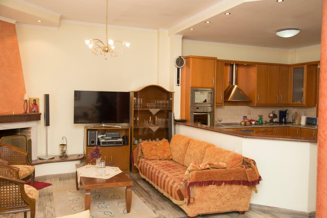 Veta'S Spacious Central Apartment Serres Exteriér fotografie