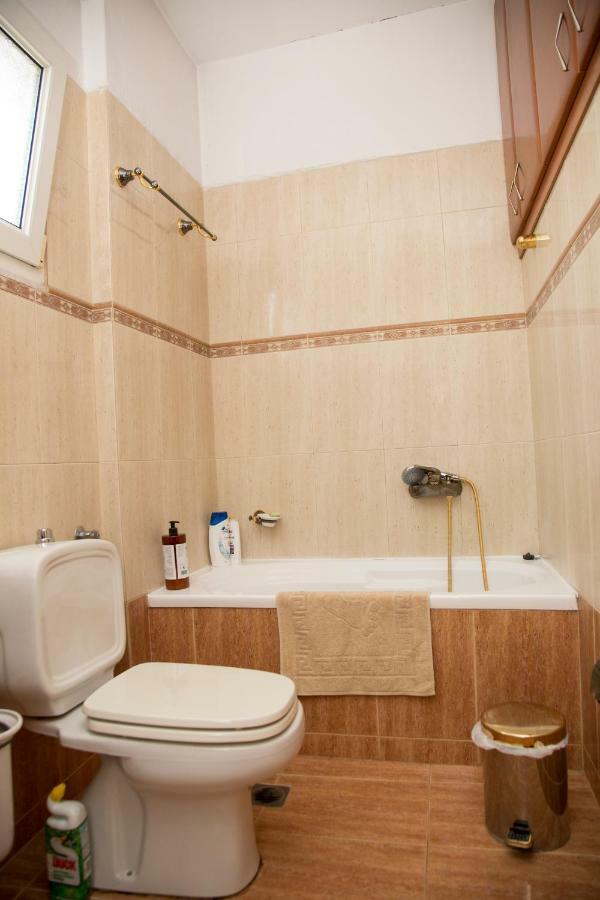 Veta'S Spacious Central Apartment Serres Exteriér fotografie